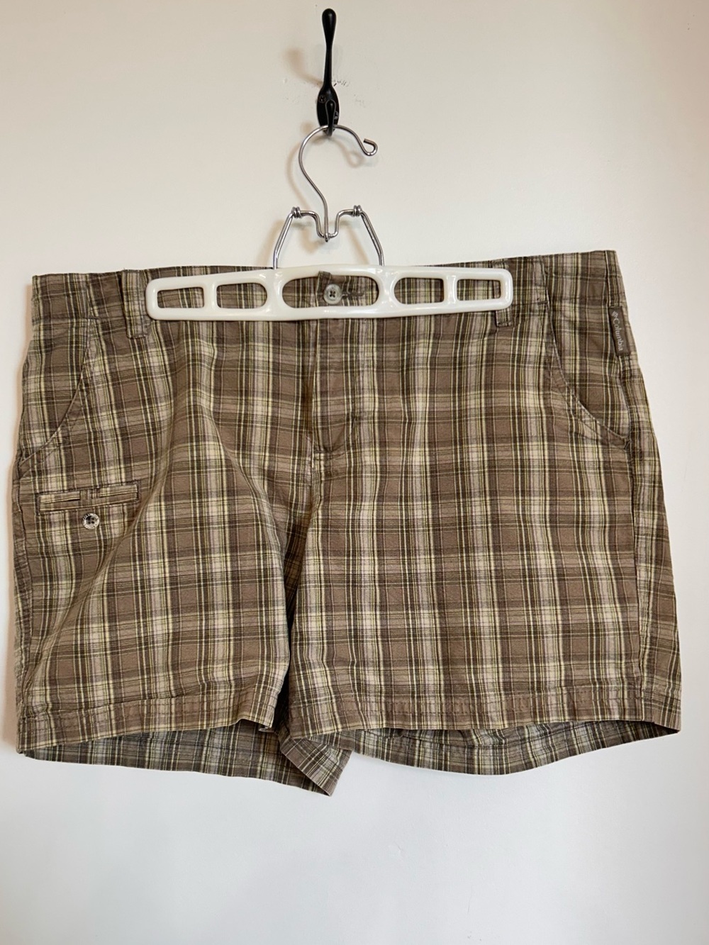 COLUMBIA PLAID 100% COTTON SHORTS